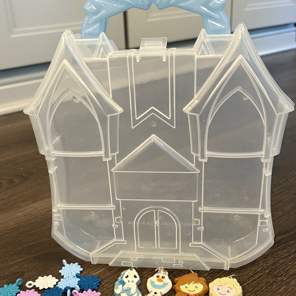 Disney Frozen Castle Bead Set - 5 Character Charms - Carrying Case - Picture 6 of 9